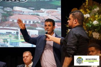 Foto - SOLENIDADE DE POSSE DO PREFEITO, VICE-PREFEITO E VEREADORES E INSTALAÇÃO DA 20ª LEGISLATURA DA CÂMARA MUNICIPAL