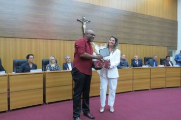 Foto - SESSÃO SOLENE DE ENTREGA DE TÍTULOS DE CIDADÃO 2024 