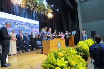 Foto - SOLENIDADE DE POSSE DO PREFEITO, VICE-PREFEITO E VEREADORES E INSTALAÇÃO DA 20ª LEGISLATURA DA CÂMARA MUNICIPAL