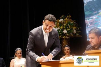 Foto - SOLENIDADE DE POSSE DO PREFEITO, VICE-PREFEITO E VEREADORES E INSTALAÇÃO DA 20ª LEGISLATURA DA CÂMARA MUNICIPAL