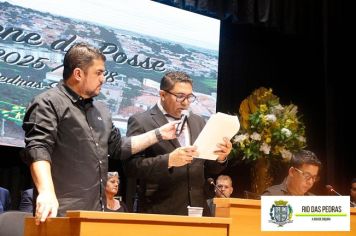 Foto - SOLENIDADE DE POSSE DO PREFEITO, VICE-PREFEITO E VEREADORES E INSTALAÇÃO DA 20ª LEGISLATURA DA CÂMARA MUNICIPAL