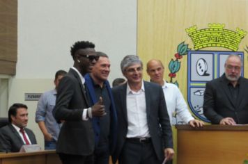 Foto - SESSÃO SOLENE DE ENTREGA DE TÍTULOS DE CIDADÃO 2024 