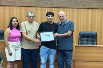 Atleta Gabriel Pires Macedo foi homenageado com Moção de Congratulações e Aplausos na Câmara Municipal