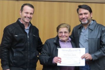 FLORISA MANESCO SCHIAVON É HOMENAGEADA NA CÂMARA