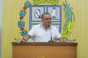 Pastor Emerson respondeu a questionamentos sobre telhado da Câmara na Tribuna da 8ª sessão