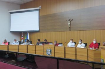 CÂMARA RECEPCIONOU PROJETOS DE LEI E INDICAÇÕES NA 17ª SESSÃO