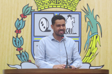 Sóstenes presta homenagem e ressalta o trabalho da equipe  de Saúde do município