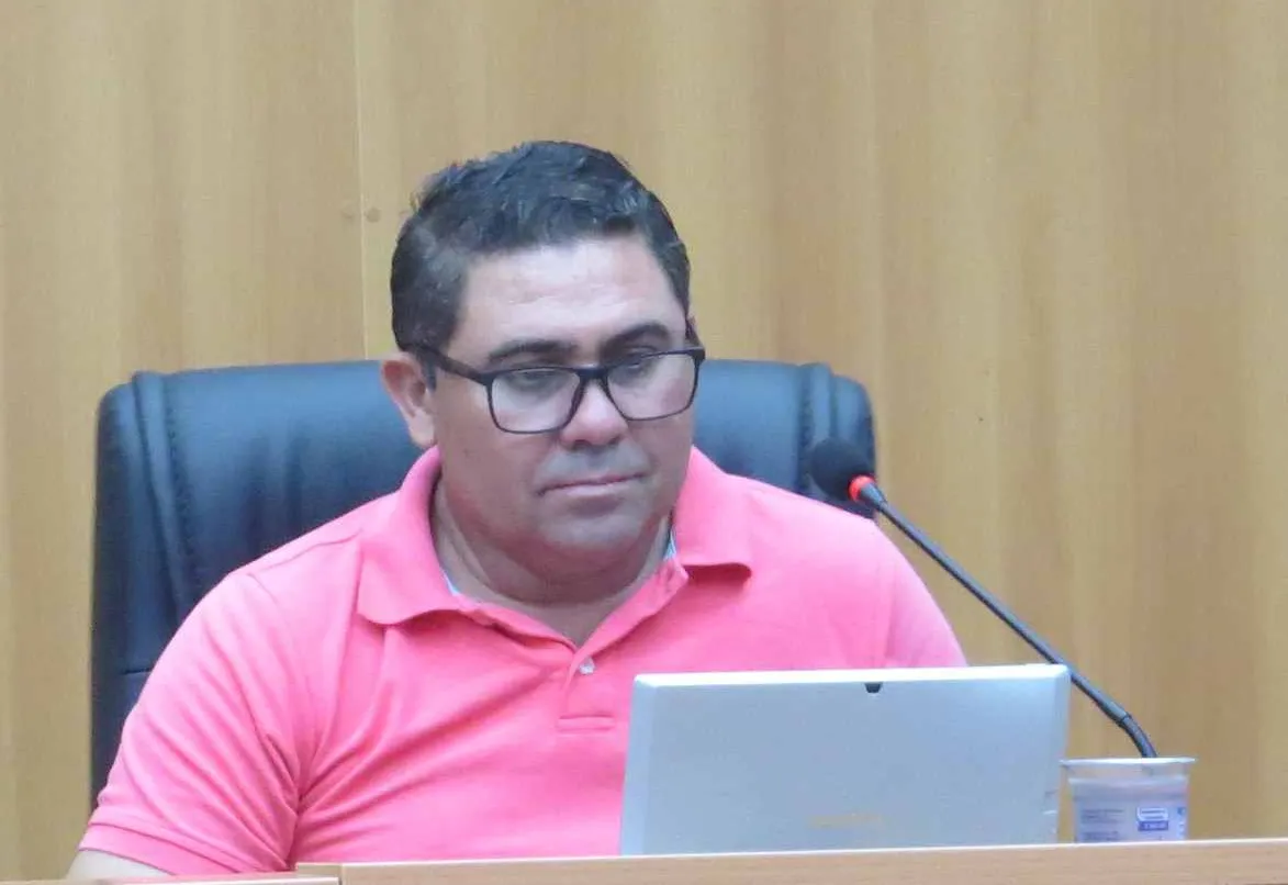 Nivaldo do Depósito reitera pedido para reforma dos banheiros do Velório Municipal