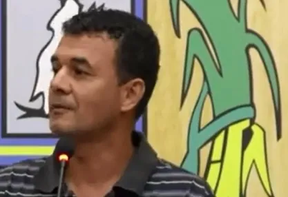 Rosildo indica limpeza e retirada de entulhos  nas proximidades da “Escola do Sem-Terra”
