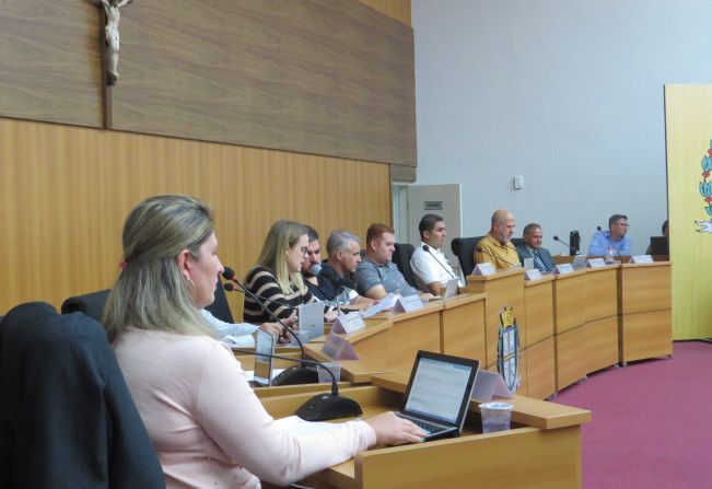 CÂMARA REALIZOU SUA 10ª SESSÃO ORDINÁRIA