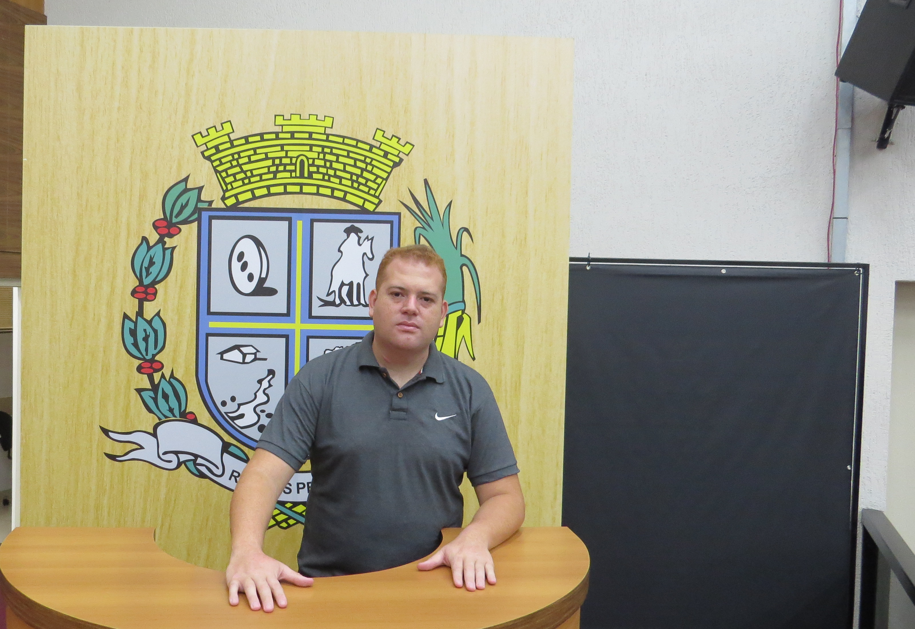 Max indica construção de parquinho infantil no Bairro Jardim Maria Antonieta