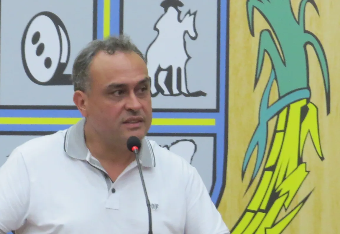 Pastor Emerson indica reforma e melhorias no acesso à estrada próxima à Usina São José