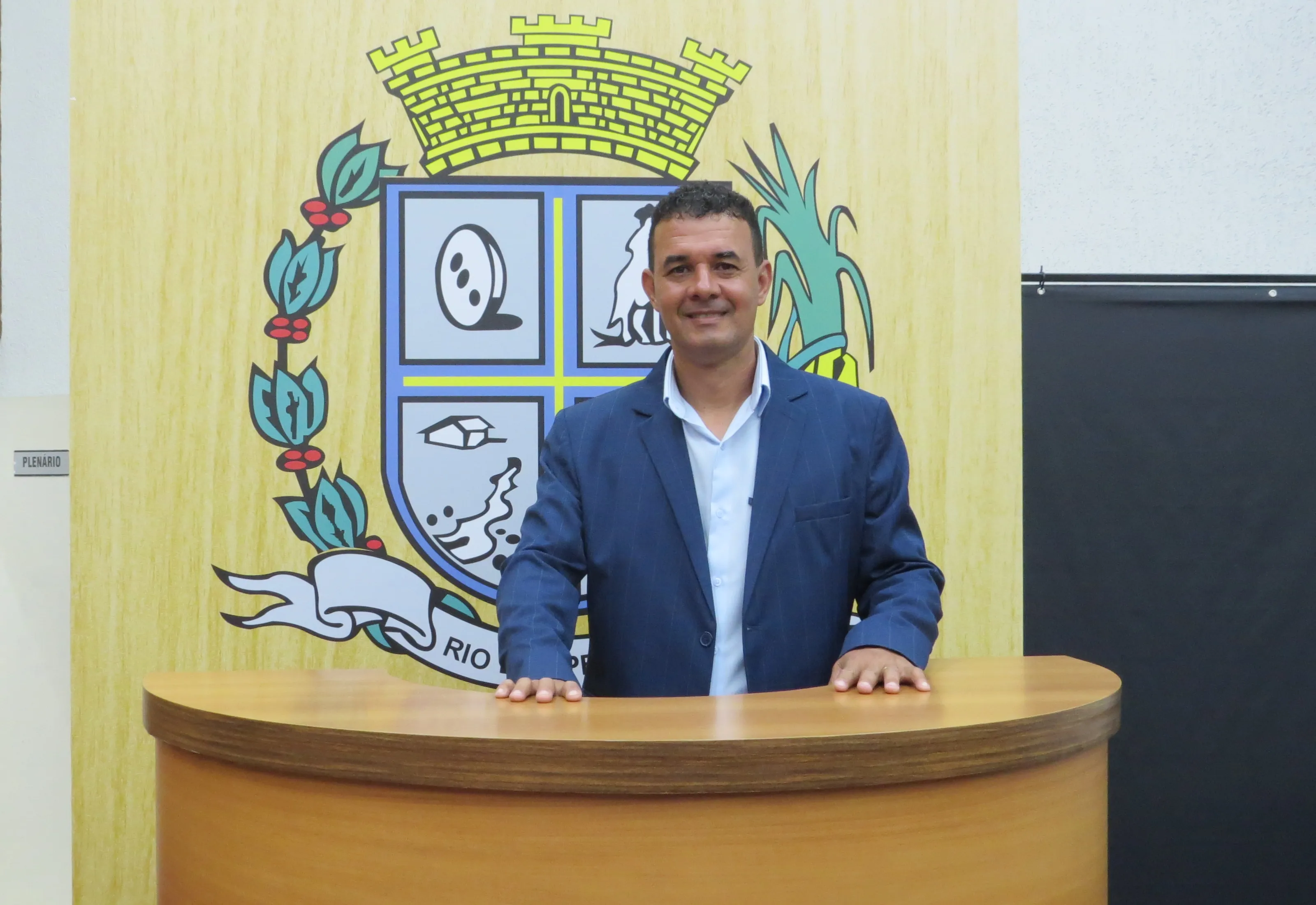 Rosildo indica melhorias urbanas e apresenta moção de aplausos na 27a Sessão da Câmara
