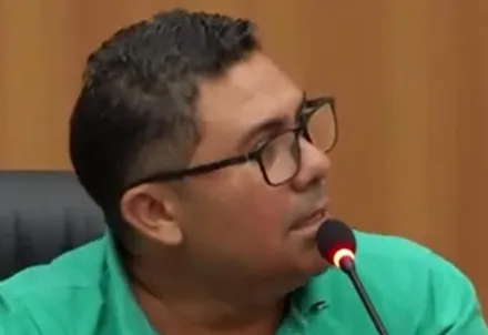 Nivaldo indica manutenção e reparos na iluminação em bairros do município