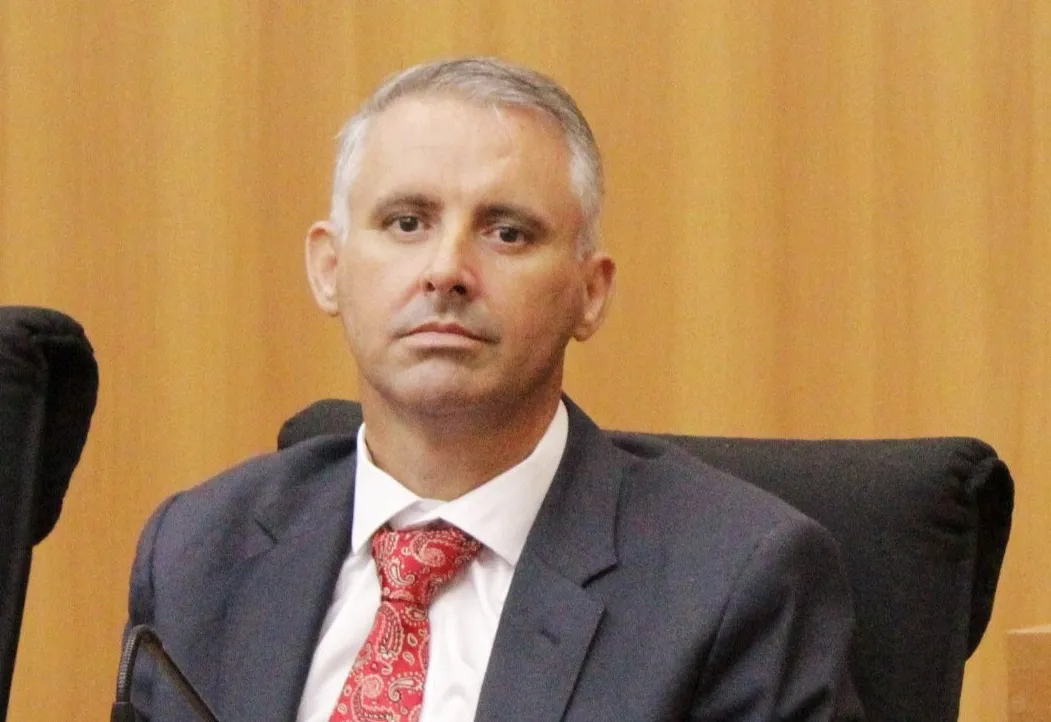 Edison Marconato solicita instalação de lixeiras no calçadão da Avenida Elias Candido Ayres