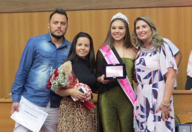 VANESSA BOTAM ENTREGOU MOÇÃO DE CONGRATULAÇÕES E APLAUSOS À MISS LAURA NOCETE