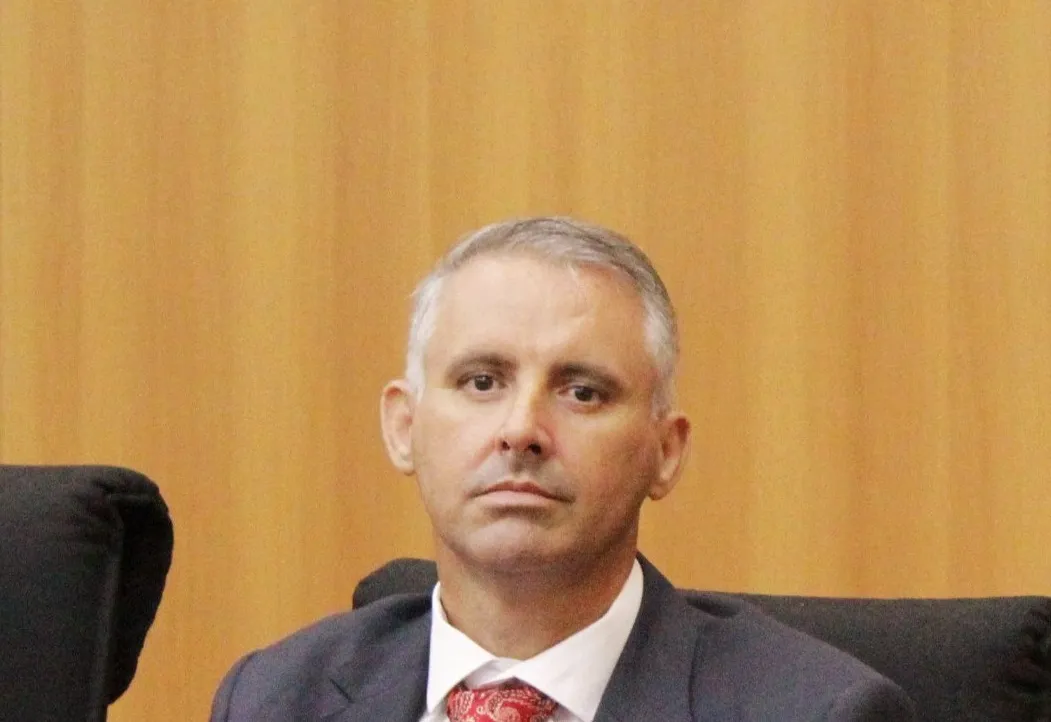 Marconato indicou instalação de lixeira no canteiro da Av. José Augusto da Fonseca