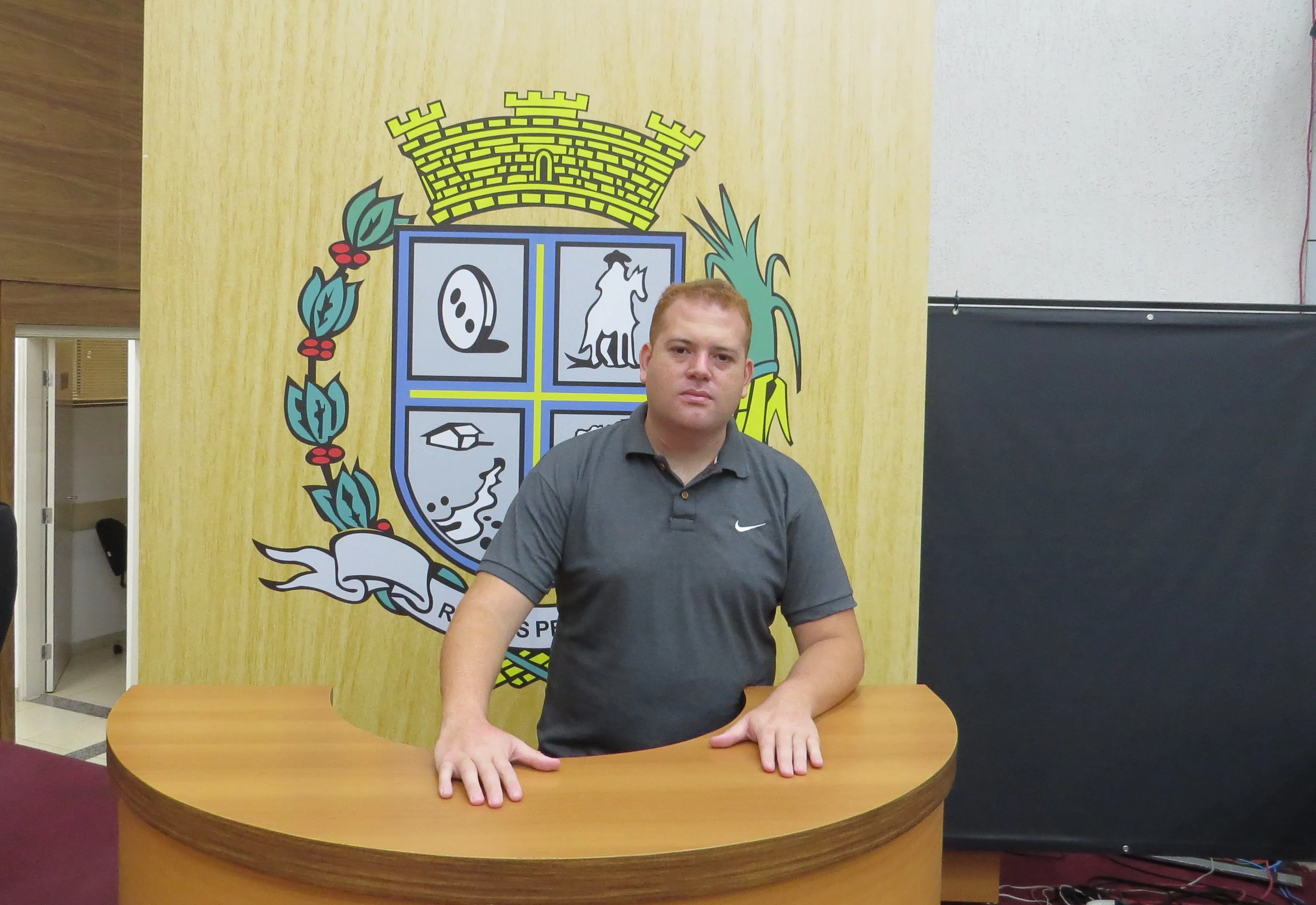 Max insere duas Indicações na 27ª sessão da Câmara Municipal