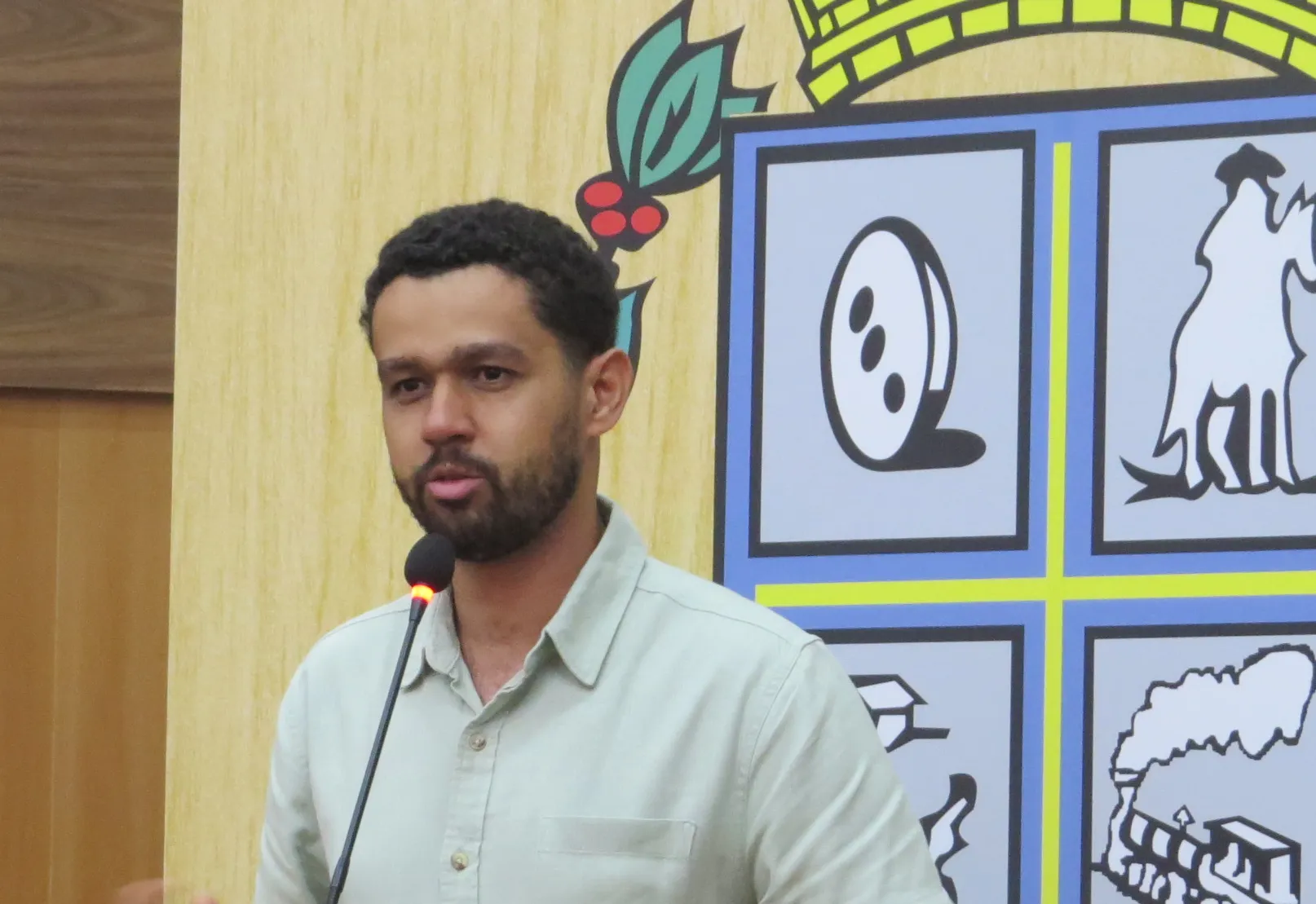 Sóstenes sugere melhorias urbanas na 35a Sessão da Câmara